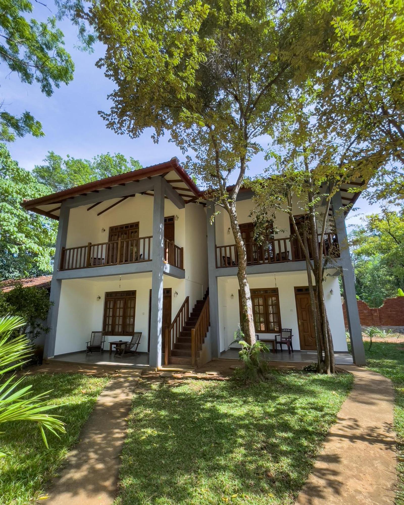 Isanka Lion Lodge Sigiriya Exterior foto