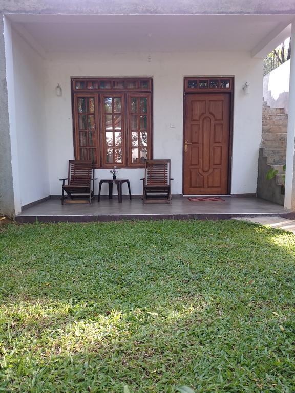 Isanka Lion Lodge Sigiriya Exterior foto